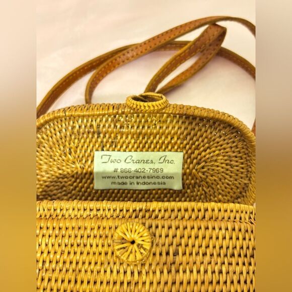 Authentic Woven Brown Wicker, Rattan, Straw Crossbody Shoulder Bag Flap Closure - Picture 2 of 4